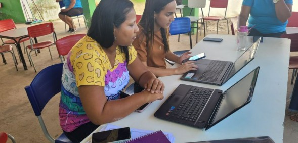 Equipe da SEMED monitora primeira escola do município a utilizar o diário eletrônico